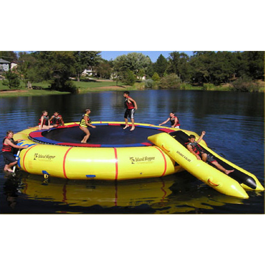 Kwijtschelding ga sightseeing Bondgenoot Island Hopper 25ft Giant Jump Water Trampoline | 25ft Water Trampoline -  Splashy McFun